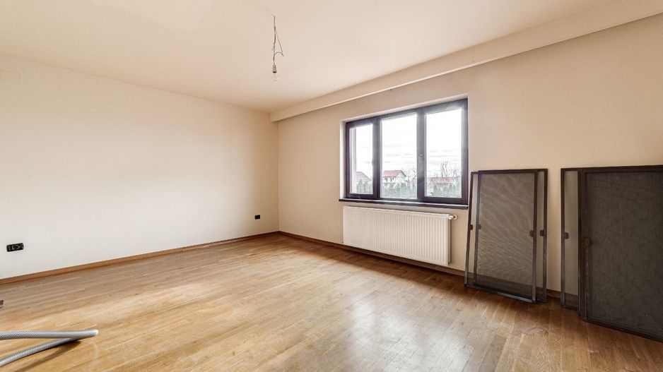 Vilă cu 7 camere de vânzare în zona Central - Poză 16