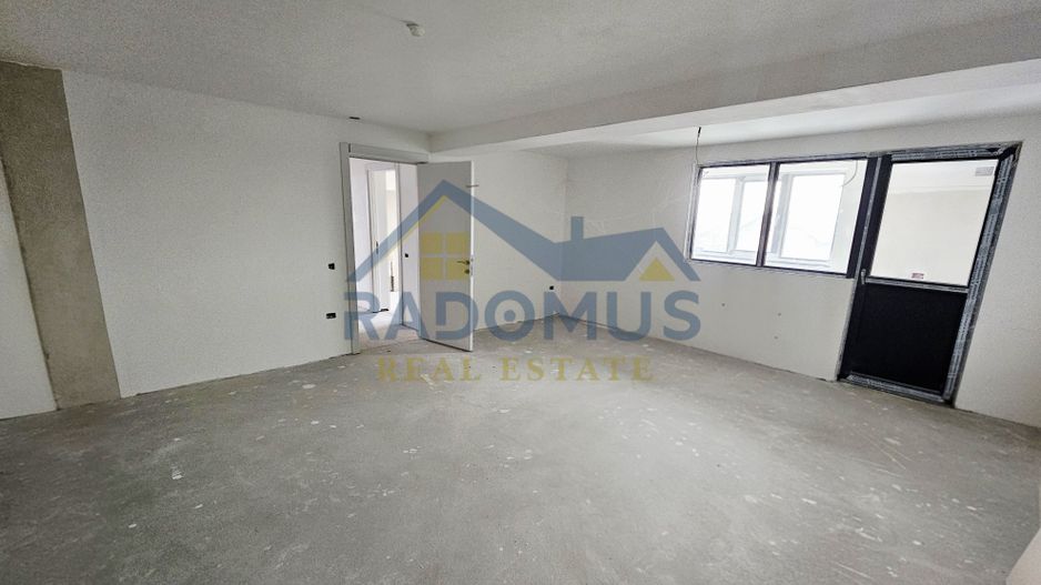 Vila Tătărani - 280 mp utili - 500 mp Teren - 8 Camere + 4 Băi - Poză 11