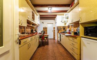 PROPRIETATE VÂNDUTĂ Casă conac cu 15.000 mp deal împădurit la Barațca, - Poză 6