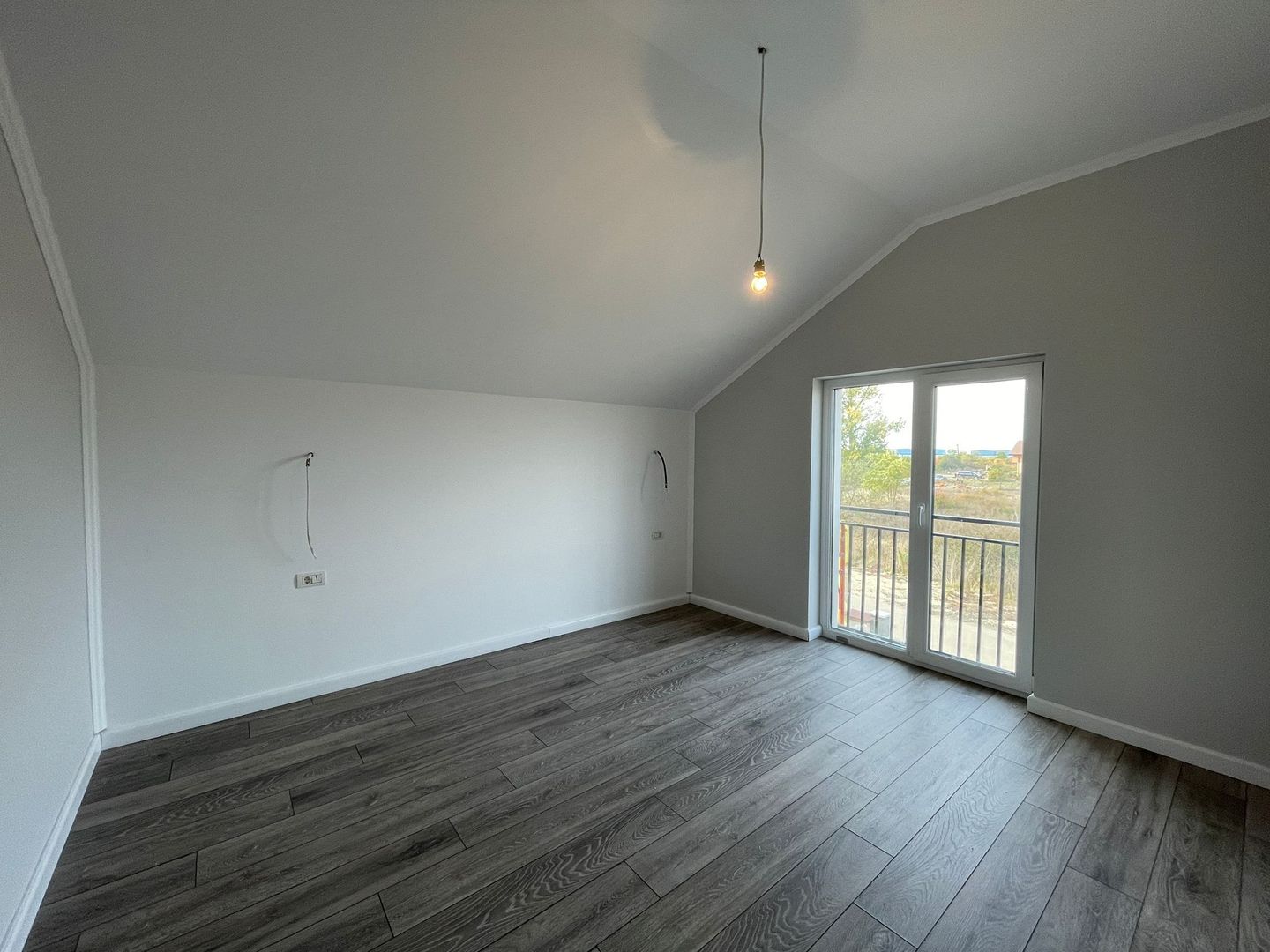 Duplex-4 camere-pozitie excelenta-la asfalt-Remetea Mare - Poză 4