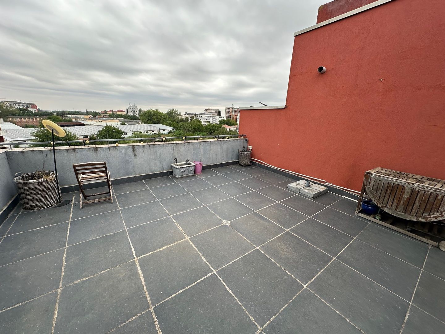 Apartament spatios 100 mp cu lift si 50 mp de terase - Poză 4