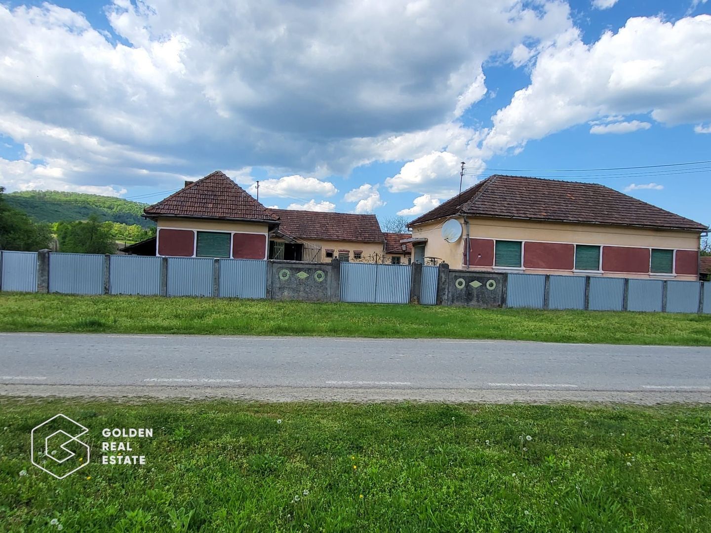 Casa  cu 3 corpuri de cladire, sat Lalasint - Poză 1