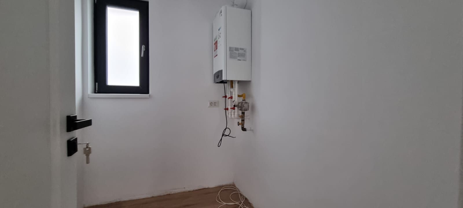 Reședință Modernă cu Finisaje Distinse - Poză 38