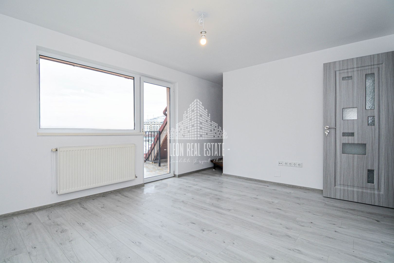 Casă înșiruită în prima parte a Florestiului, zona Stadion - Someșului - Poză 13