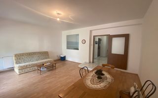 Casa de vânzare/închiriere zona Lunei - Poză 1