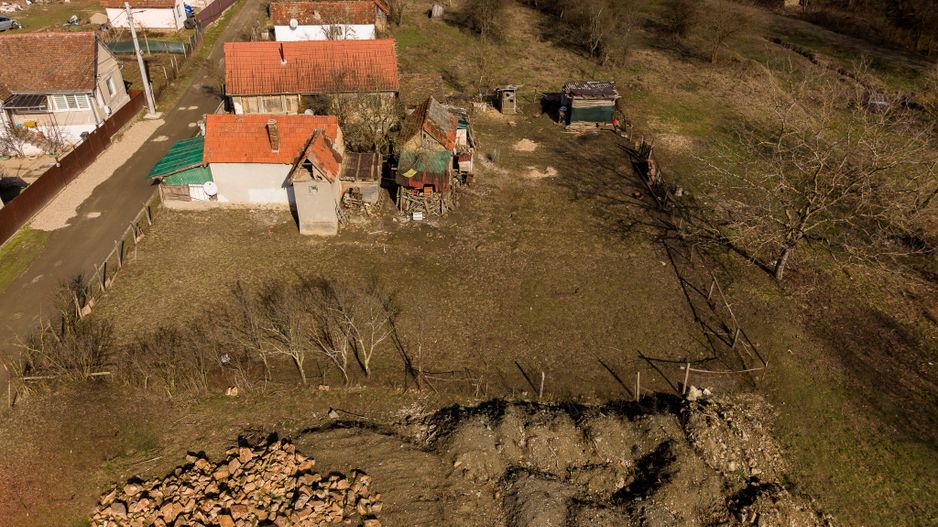 Teren intravilan de 302 mp în localitatea Șoimoș - Poză 18