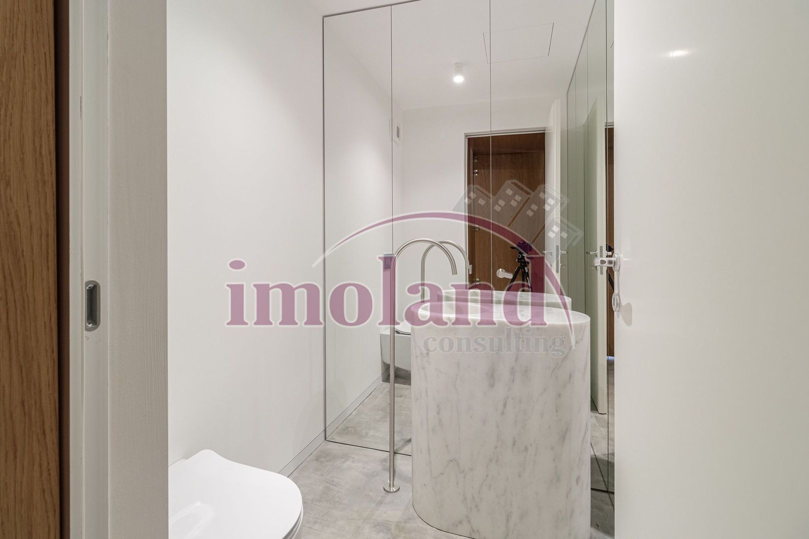 Unique Penthouse with 2 terraces and parking - Central Bucharest - Poză 8