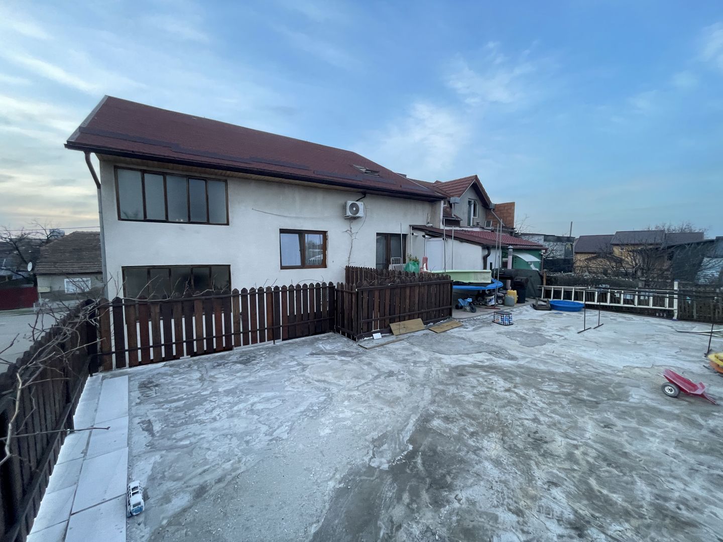 Casa S+P+E+M | 605 mp utili | 10 camere | 3 bucatarii | 4 bai | 3 terase | Garaj - Poză 3