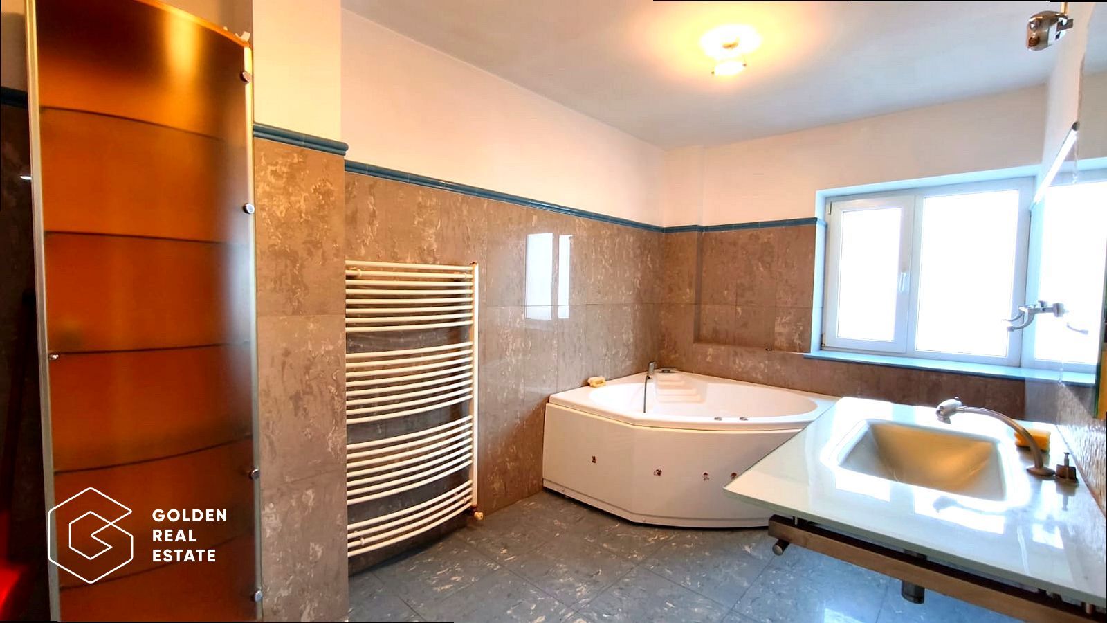 Apartament spatios cu 3 camere, 2 bai, zona Podgoria - Poză 6