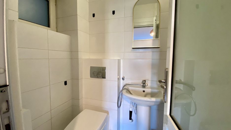 Apartament cu 3 camere in Centrul Civic - Poză 12