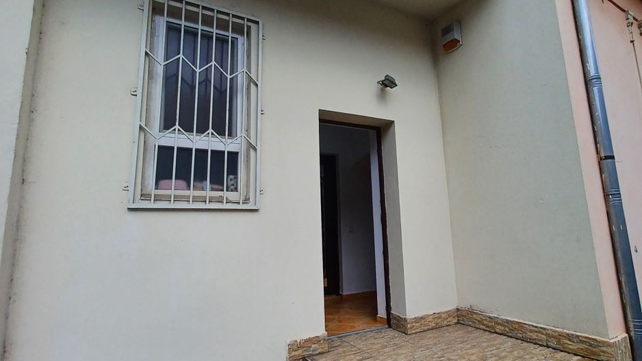 Birou, central, Ady Endre Oradea, 40 mp. 399 E/lună. Comision 0 - Poză 7