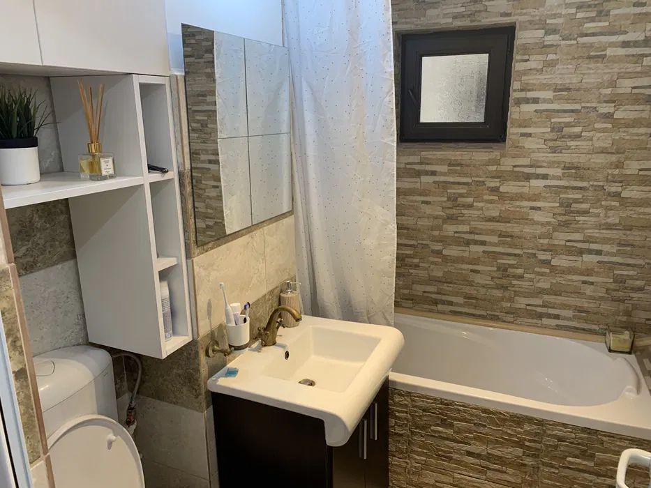 Apartament 3 camere Decomandat - Poză 8