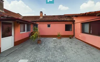 Casă cu 7 camere și 2 băi in Grădiște - Poză 19