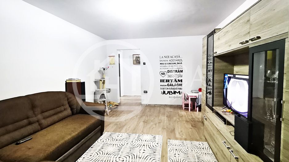 Apartament cu 4 camere de vanzare in Decebal, Oradea - Poză 2