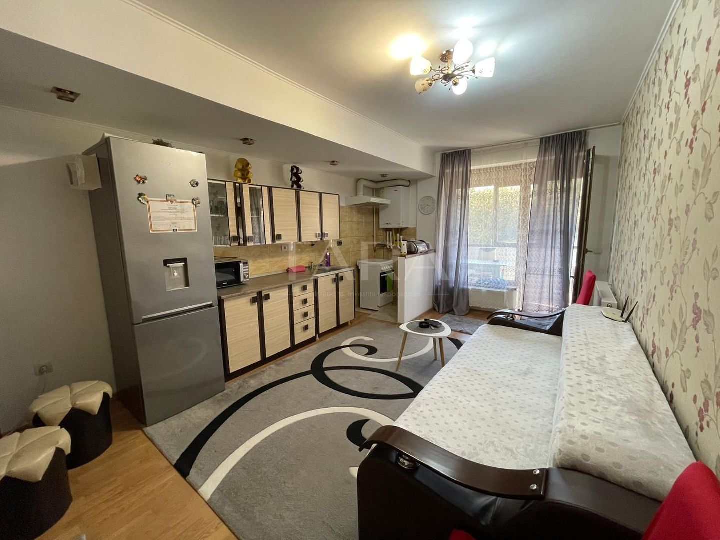 Apartament cu doua camere, zona Petrom. Confortabil si accesibil! - Poză 4