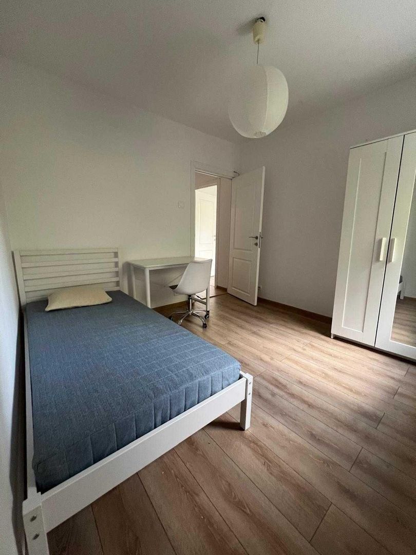 AP. 3 CAMERE- APARATORI, CAT-FRIENDLY, BUCATARIE INCHISA, METROU - Poză 5