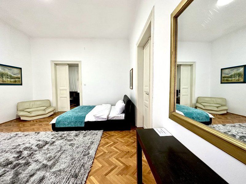 Apartament central, 4 camere - renovat - Poză 12