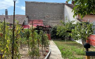 Casa de vanzare cu 411 mp teren ultracentral in Oradea - Poză 5