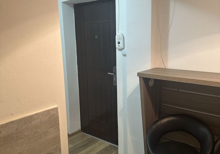 BRASADAS vinde garsoniera RENOVATA la PARTER in Micro 14. - Poză 6