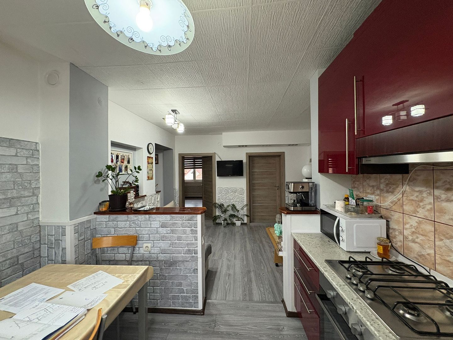Casa tip duplex - 4 camere, balcon si curte proprie - Zona Lazaret - Poză 7