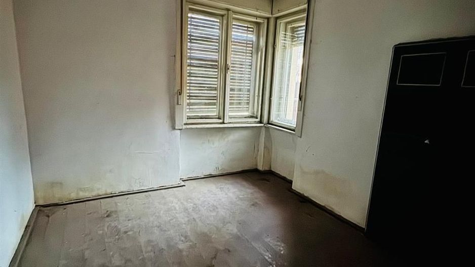 Casa Diosig + Cinematograf si teren - Poză 4