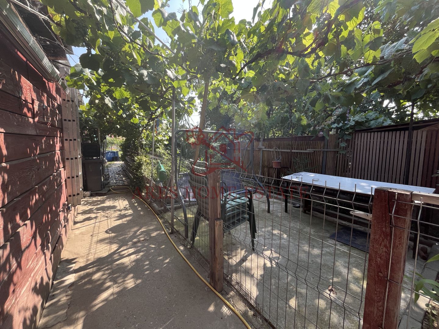 Casă individuală P+1+pod, pe piloni cu panouri solare - Poză 17