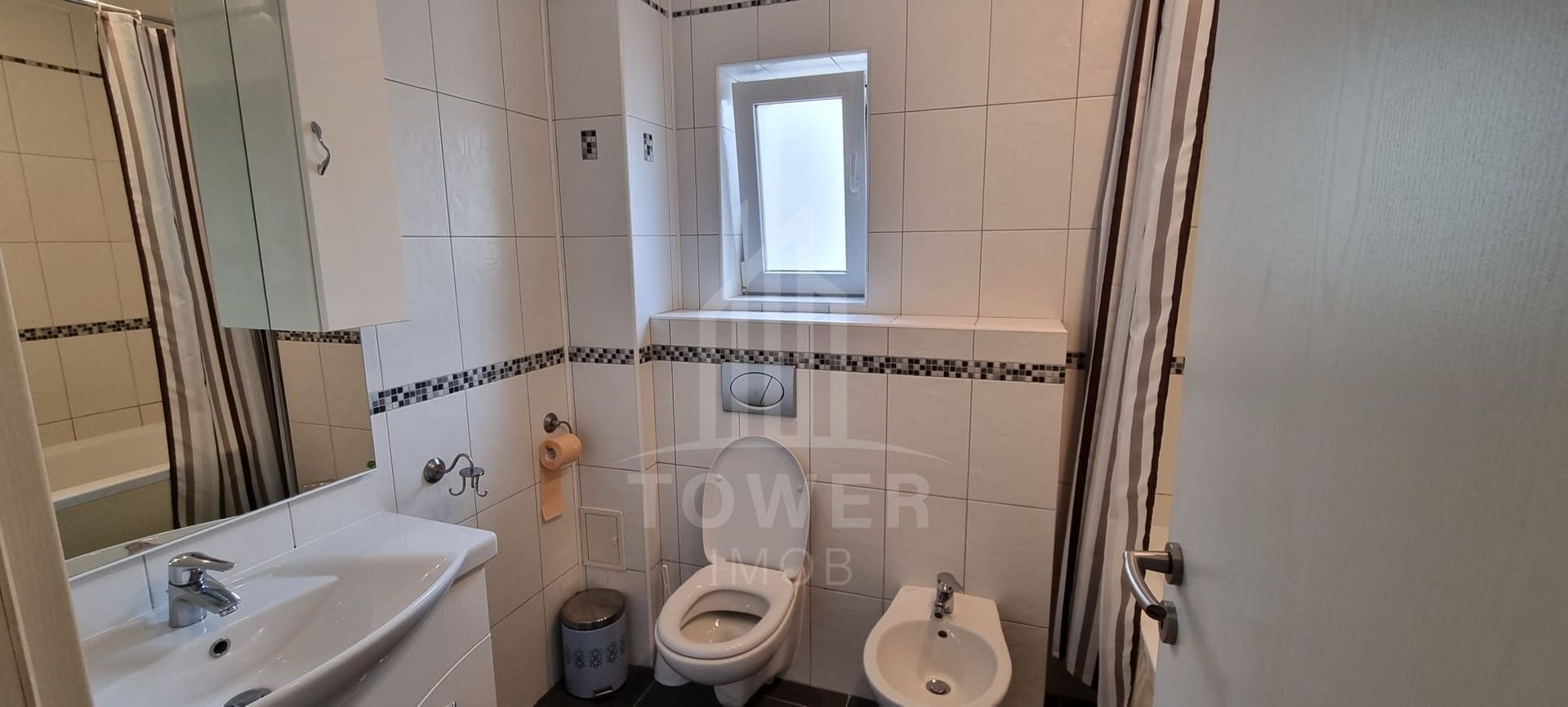 Aprtament spatios cu trei camere in Turnisor 85 mp - Poză 8