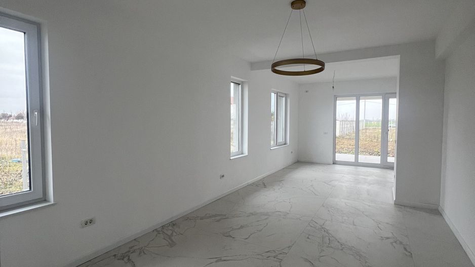 Duplex modern cu finisaje premium - Poză 1