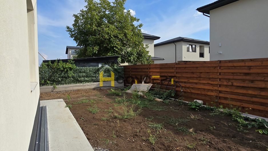 Vila finalizata, curte libera 185 mp,  loc de parcare, zona case - Poză 6