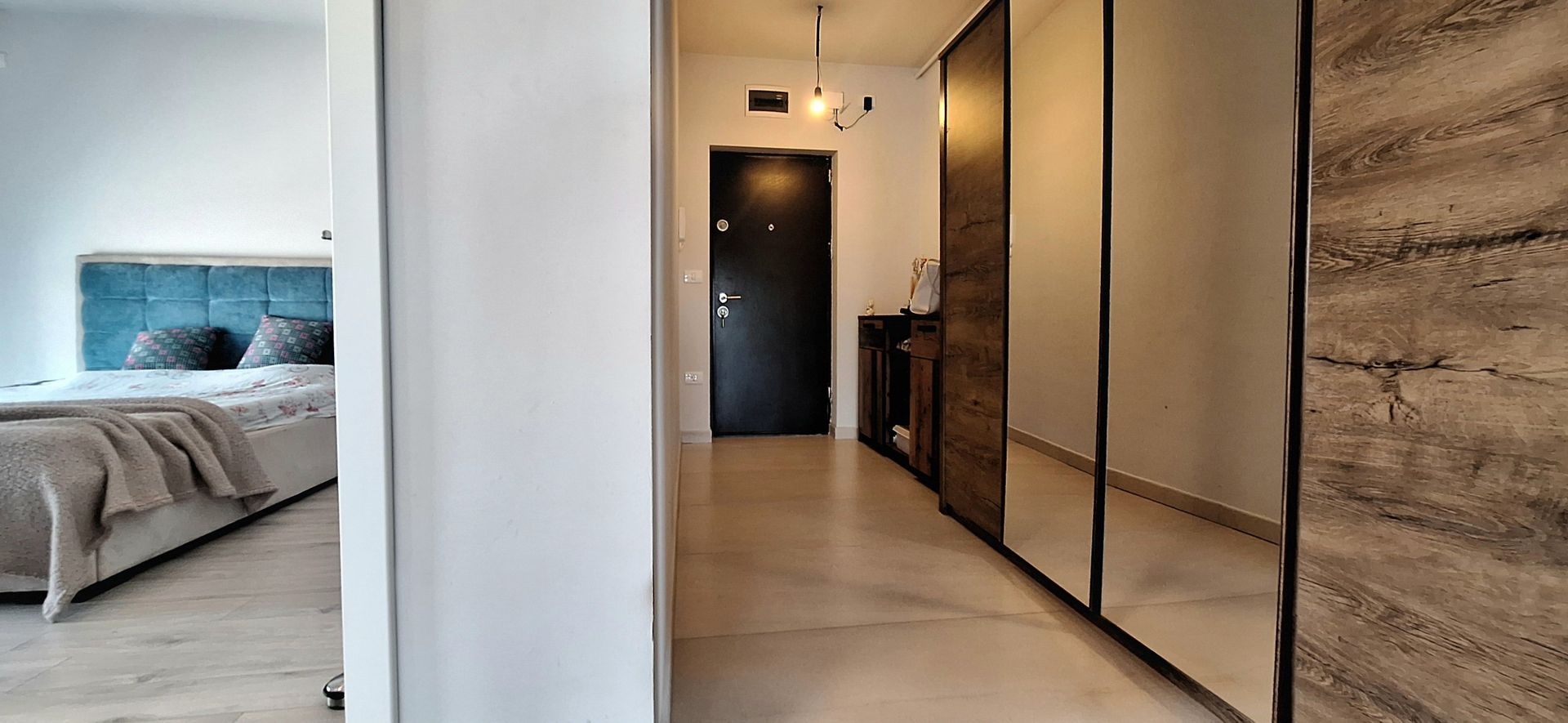 Apartament cu 2 camere si  2 locuri de parcare - Poză 2