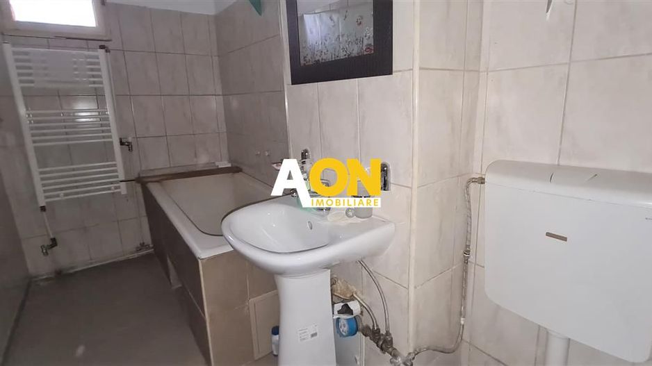 De vanzare apartament 2 camere zona Cetate - Poză 6