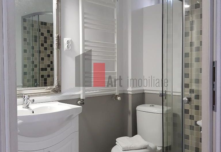 Vila Pensiune in Busteni | zona centrala | afacere functionala - Poză 8