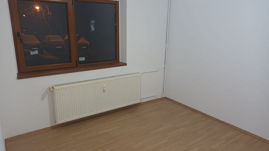 APARTAMENT SPATIOS METROU ZONA EROI REVOLUTIEI - Poză 2