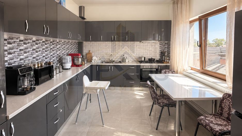 Casa individuala - 211 mp utili - 6 cam - 4 bai - Necesita investitie - Poză 7
