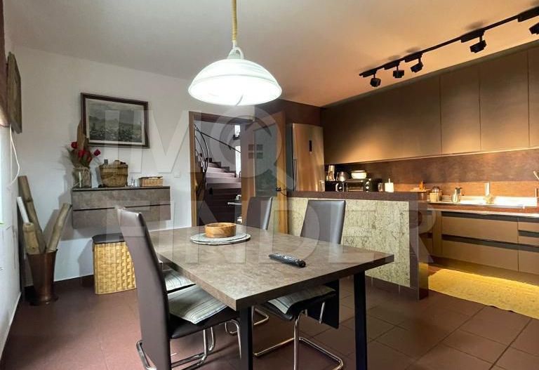 Vânzare casă Gheorgheni,  293 mp utili, 500 mp teren - Poză 3