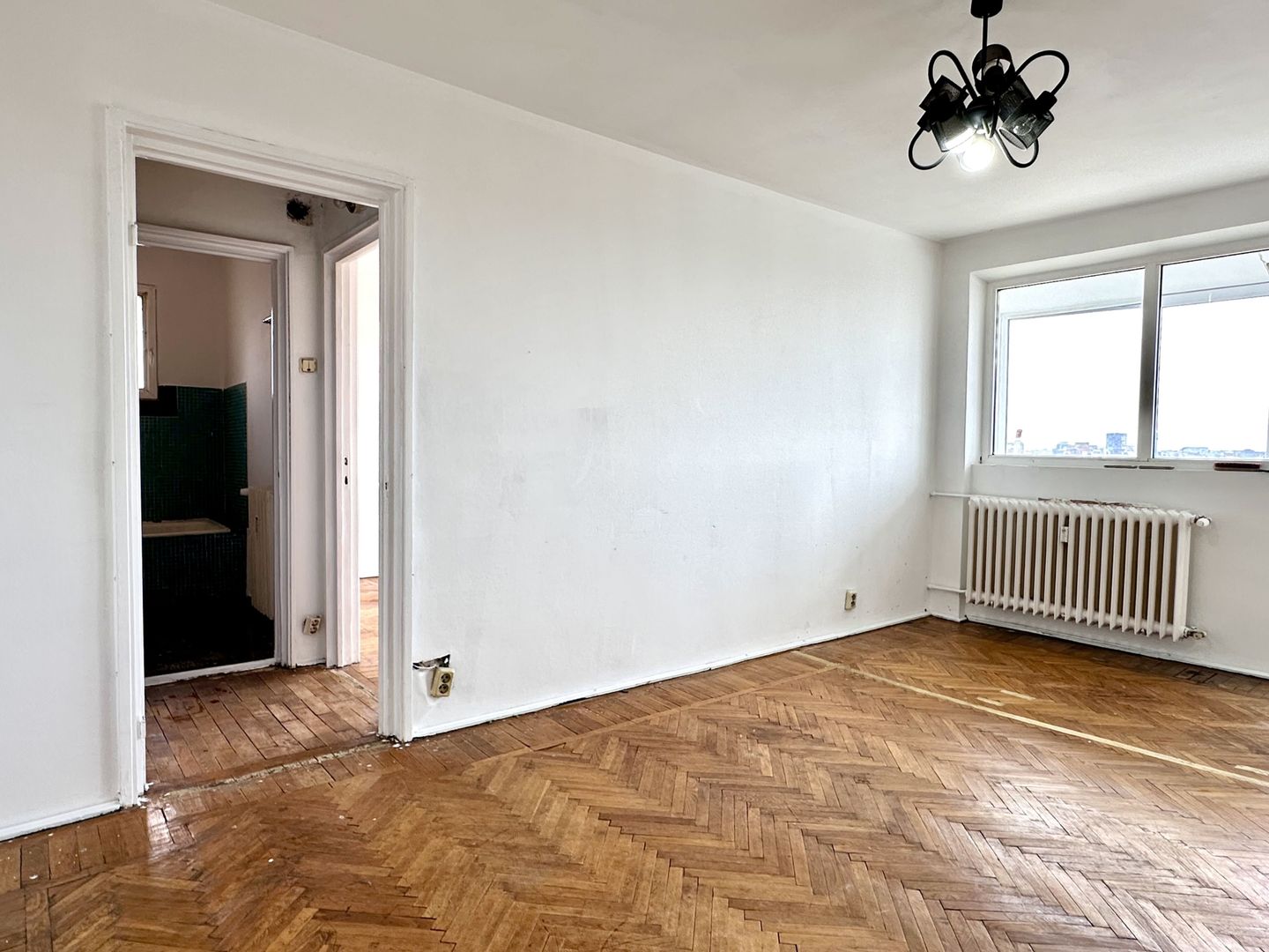 Apartament 2 camere Mihai Bravu 42-62, vedere spate, bloc izolat - Poză 4