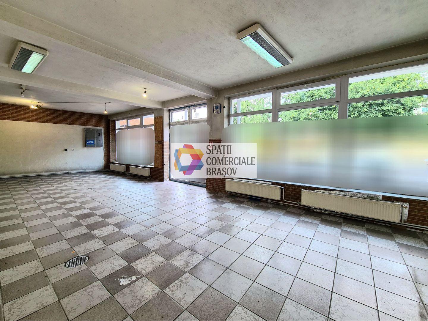 Spatiu comercial de închiriat cu 380 w Brasov - 150 mp # plus-imo.ro - Poză 1
