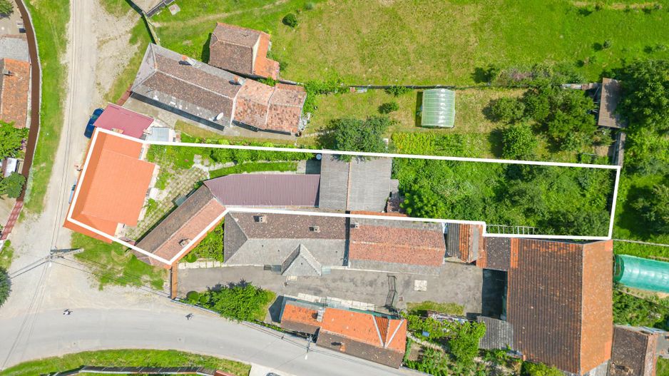 Casa in Purcareni, strada Principala - Poză 2