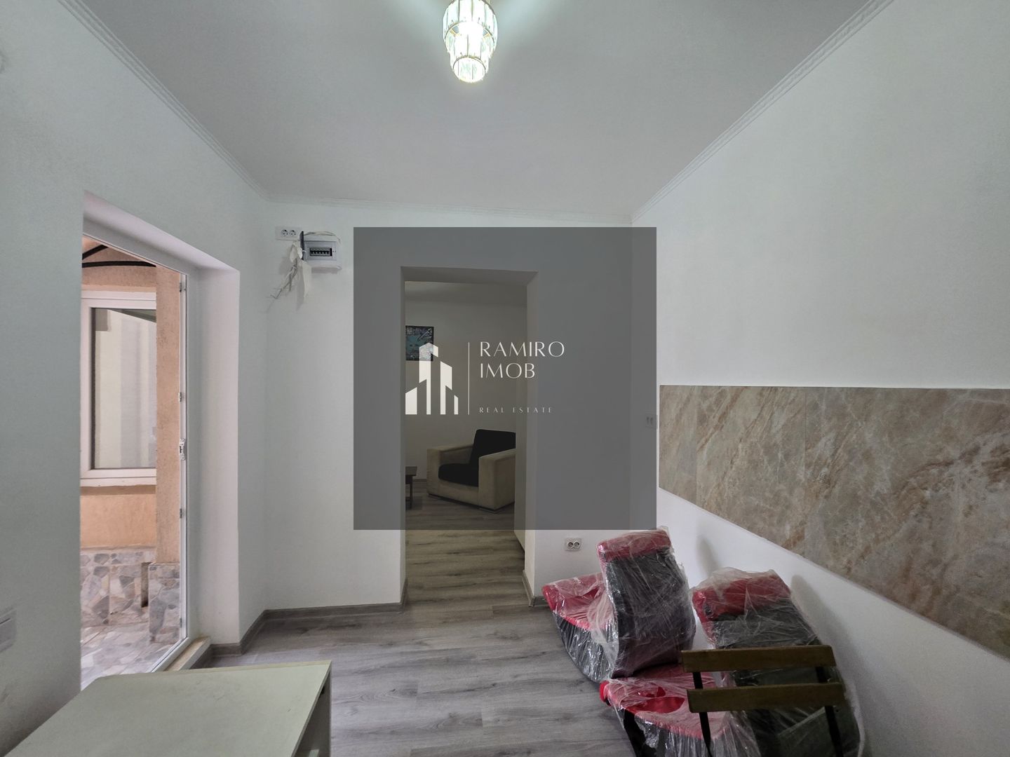 Casa renovata 105mp utili si curte libera 45mp -Eroii Revolutiei - Poză 14