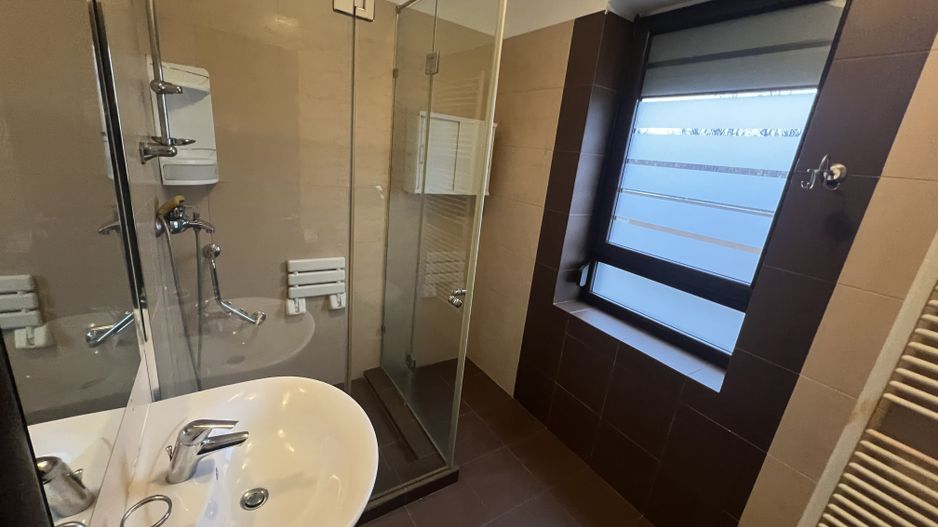 Un refugiu luminos în inima verde a Iancu Nicolae - Poză 4