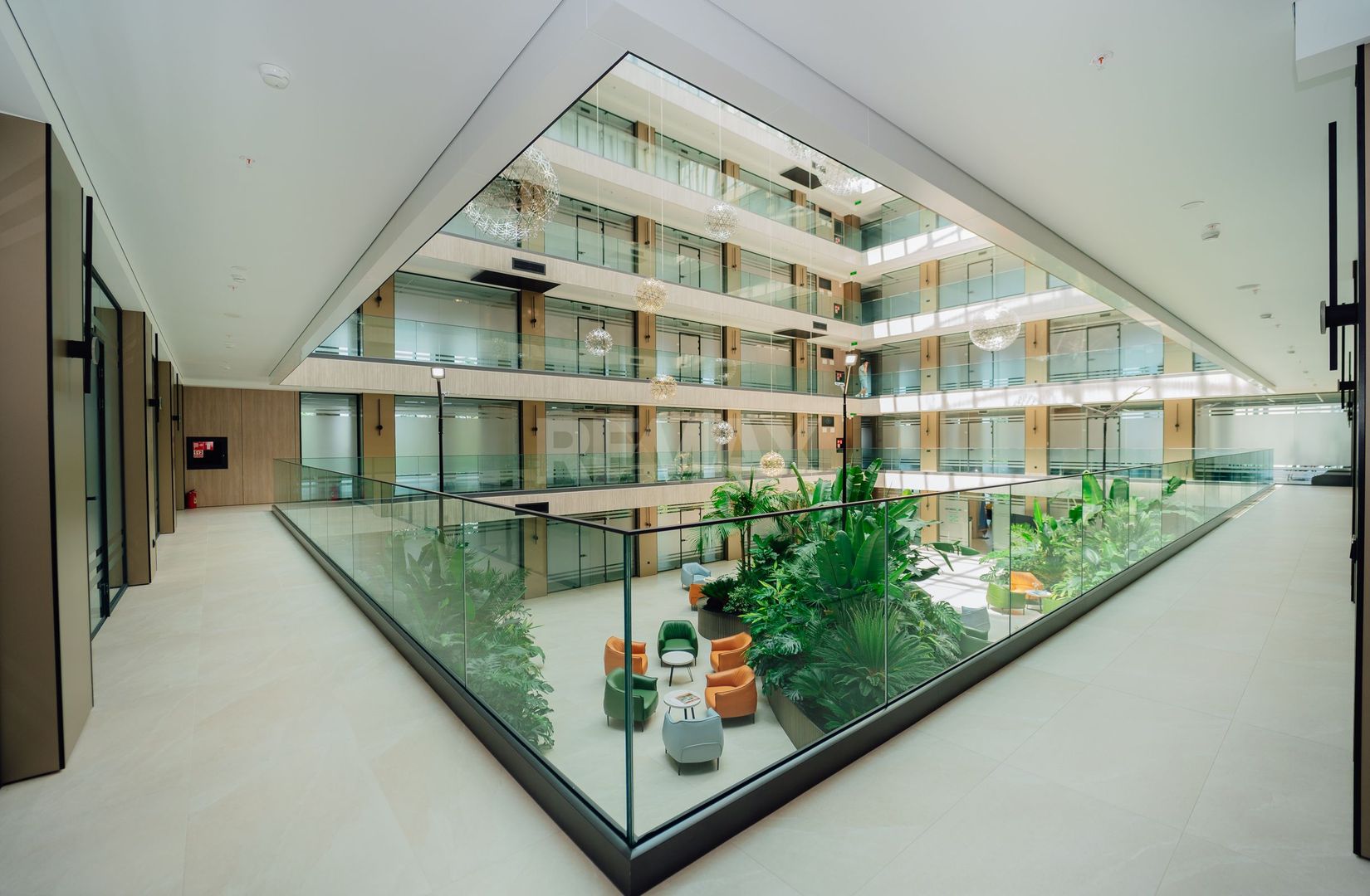 SPRE CHIRIE SPAȚIU COMERCIAL PENTRU BIROU | OFICIU 140 m2 - Poză 2