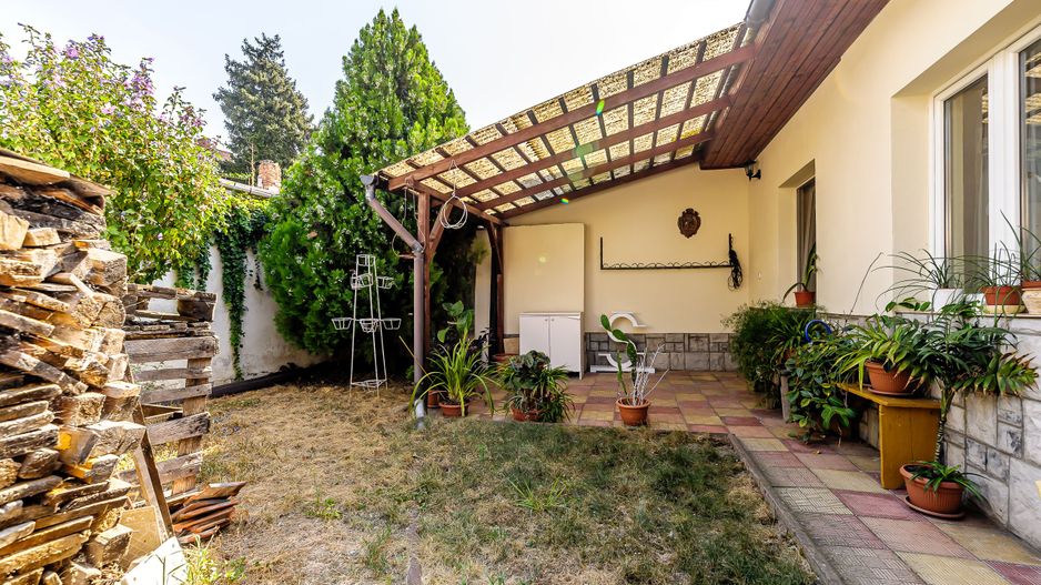 De închiriat apartament cu o cameră și curte interioară - Poză 10