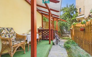 Apartament cu 2 camere și curte ultracentral - Poză 6