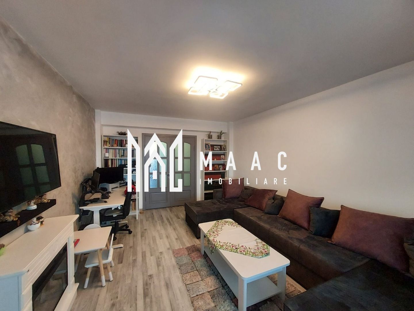 Apartament 3 Camere | Decomandat | 2 Bai | Lift | Terezian - Poză 1