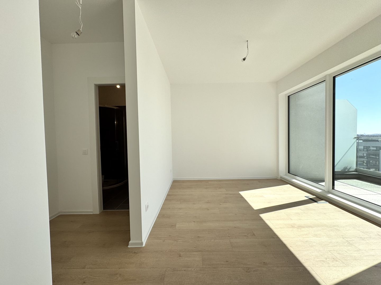 3 camere 75 mp SU + Balcon 8mp - Verdere curte interioară - Poză 7