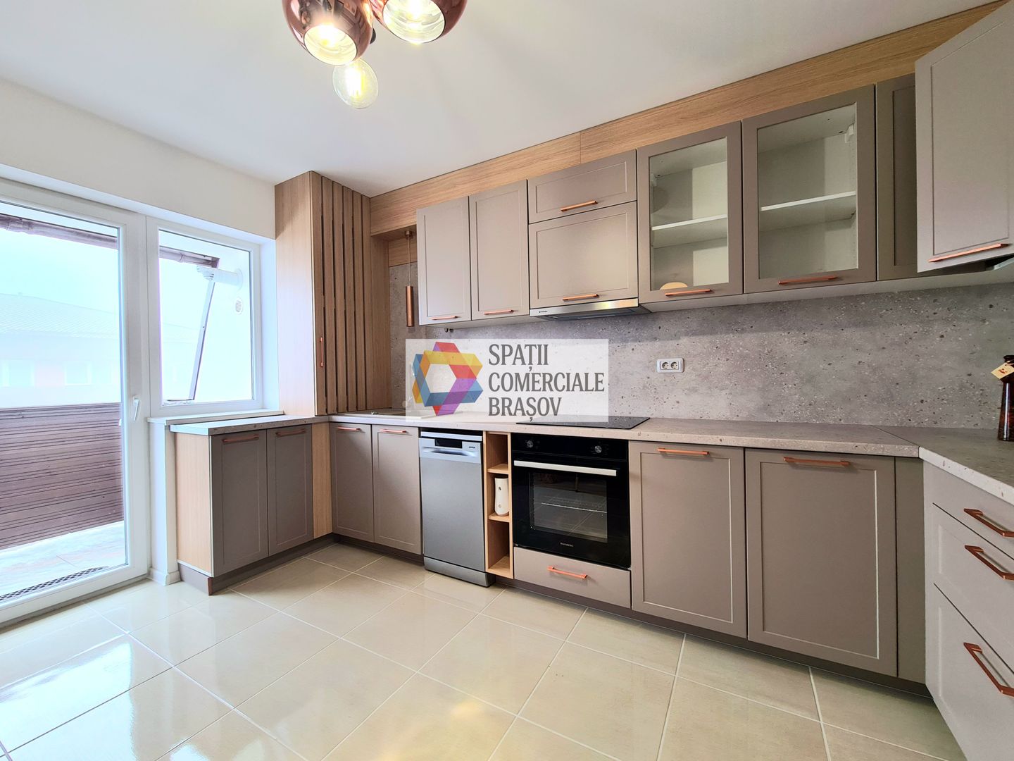 Apartament doua camere de vanzare - Sub Cetate - Sânpetru - Poză 1