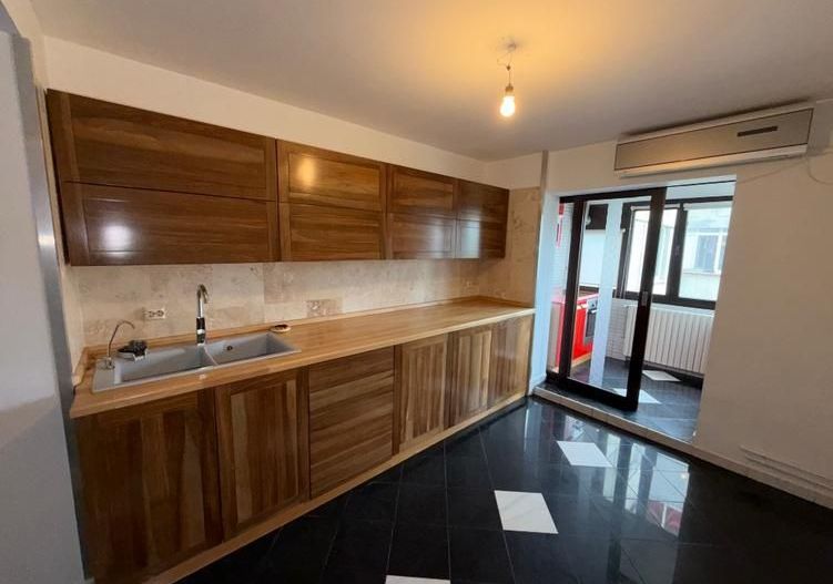 Apartament 4 camere de vanzare Crângași - Poză 1