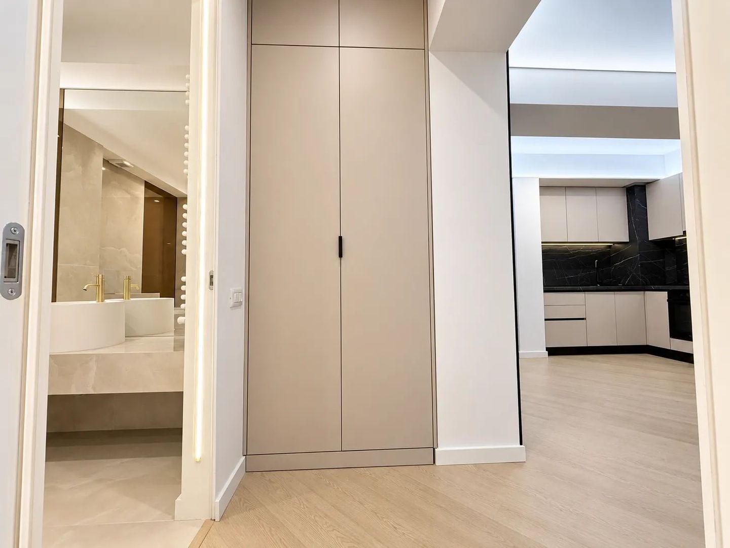 Cortina North || 2 camere || Mobilat la comandă || Vedere panoramică - Poză 11