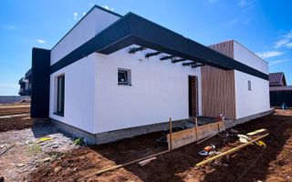 Casa 3 Camere | 600 m de Blv. - Poză 1