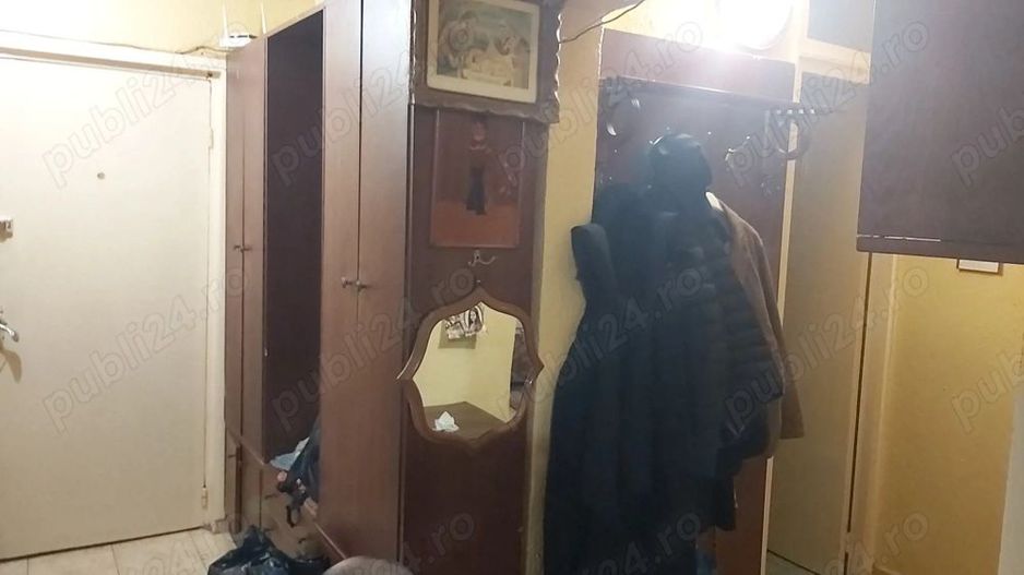 BRASADAS vinde ap 3 cam etaj 1/4 in Micro 16. - Poză 2